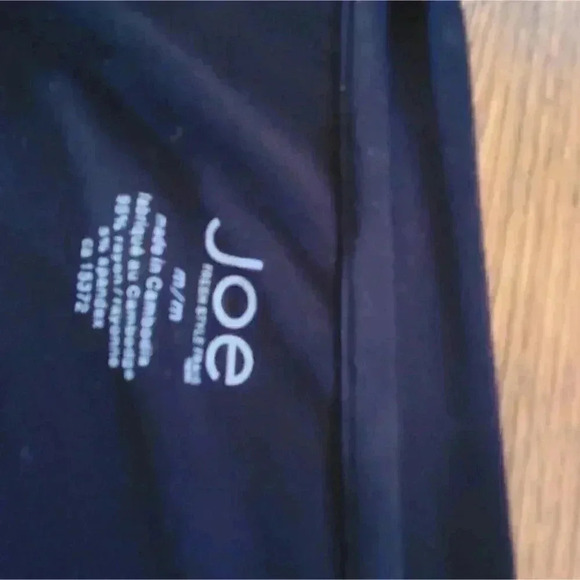 Womans Joe Black Top with Ruffles Pretty Cap Sleeves medium - Picture 7 of 8